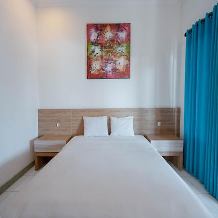 Gili White Bamboo Resort Гили Траванган Экстерьер фото